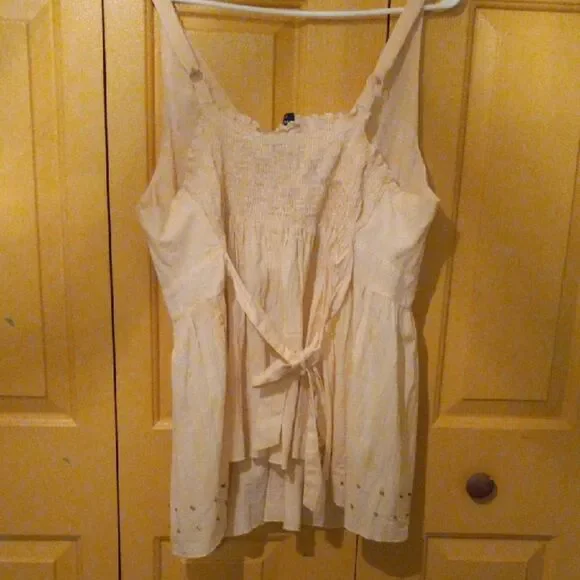 Chic Salmon Colored Sleeveless Top - Picture 4 of 6